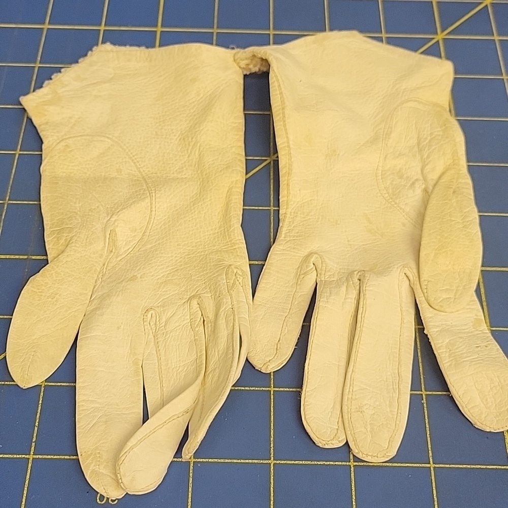 Vintage Viola Weinberger Cream Leather Beaded Gloves - Picture 6 of 6